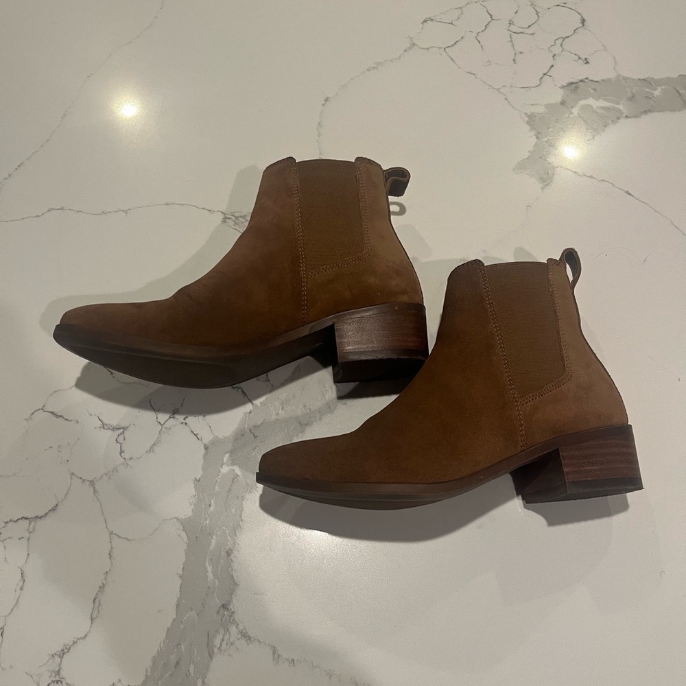 Steve Madden Thyra Boots Women's 6.5M Brown Suede Chelsea Lug Ankle Booties